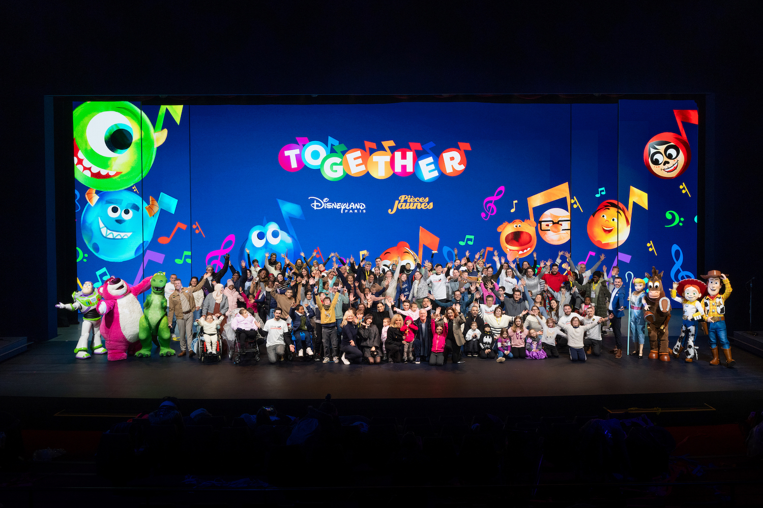 HUNDREDS OF YOUNG HOSPITALIZED SUPER HEROES INVITED TO DISNEYLAND PARIS AS PART OF THE PIÈCES JAUNES CAMPAIGN