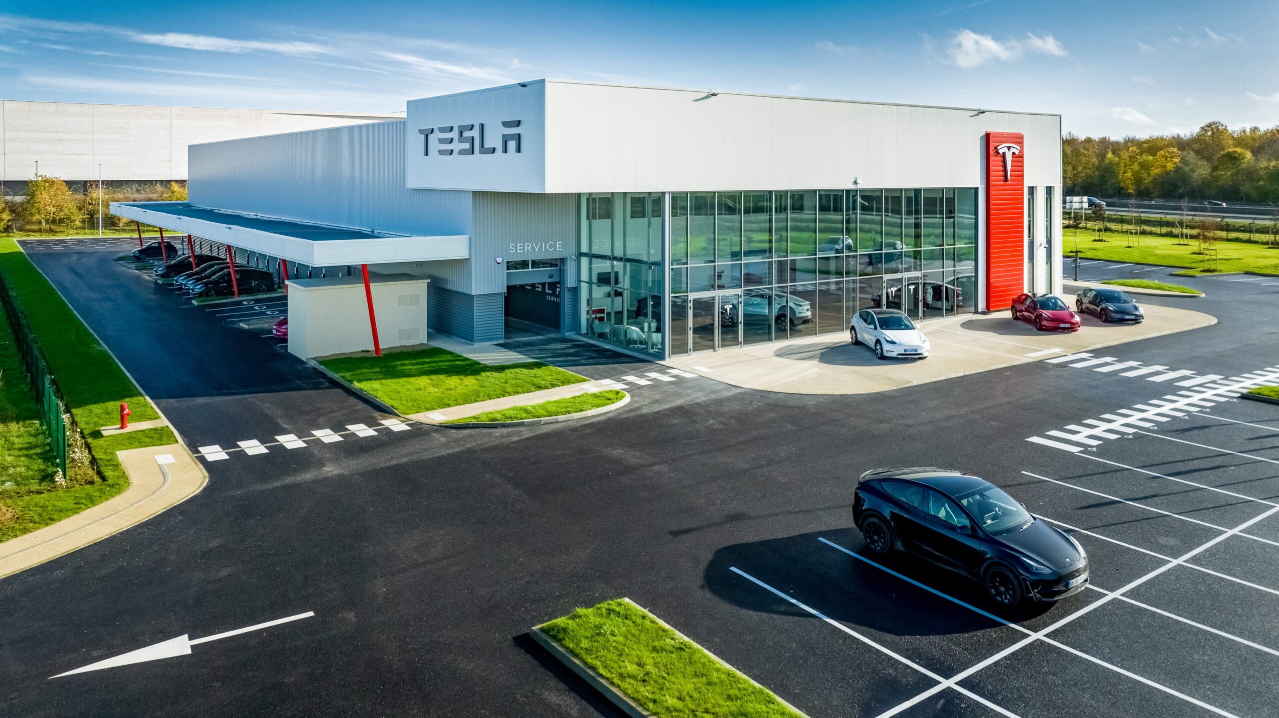 Tesla Paris-Val d'Europe Center