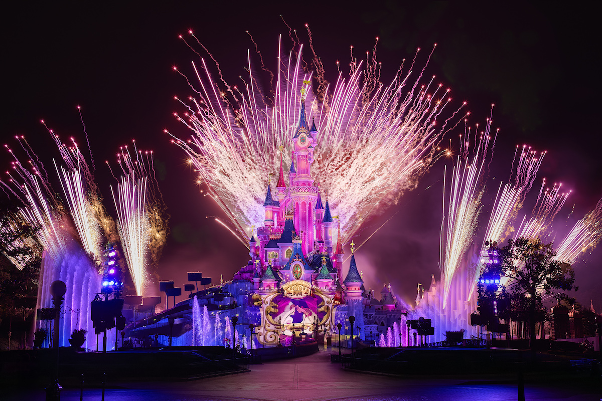 Disneyland Paris lancia il nuovo spettacolo serale Disney Tales of Magic!