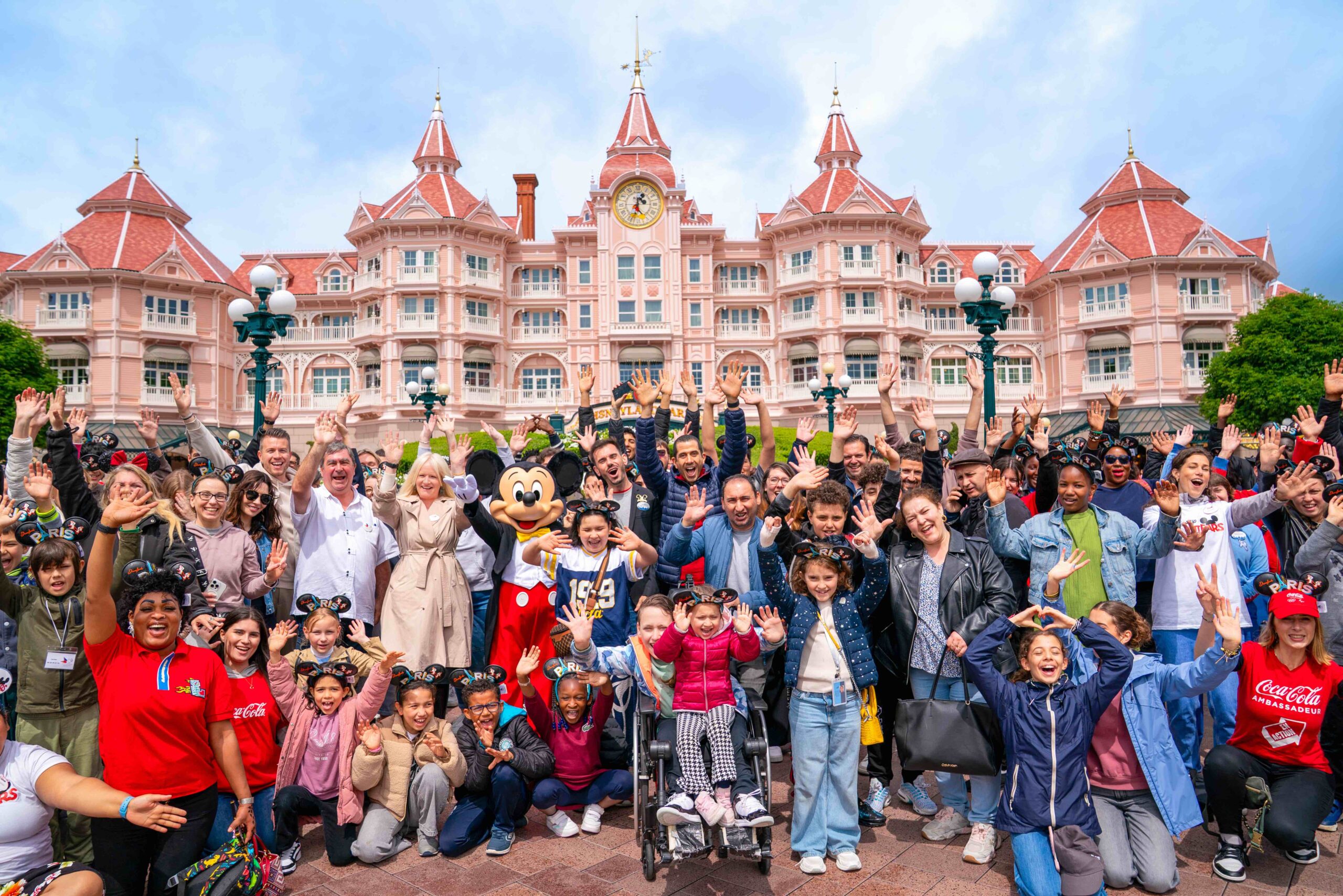 80 ans du Secours populaire français : Lancement officiel de la “campagne d’été” 2025 à Disneyland Paris 