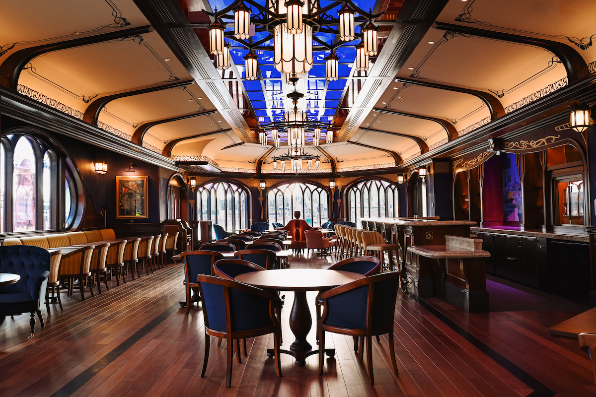 THE FIRST BAR INSIDE THE PARKS