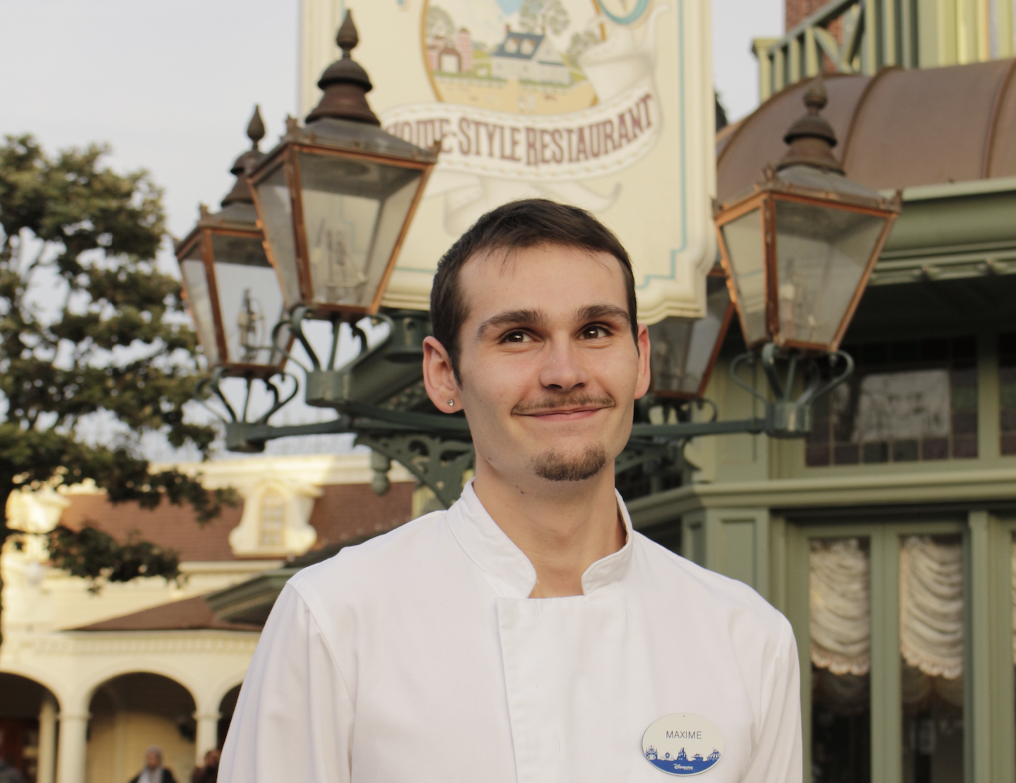 Cast Behind the Magic : rencontre avec Maxime Venier, employé de restauration