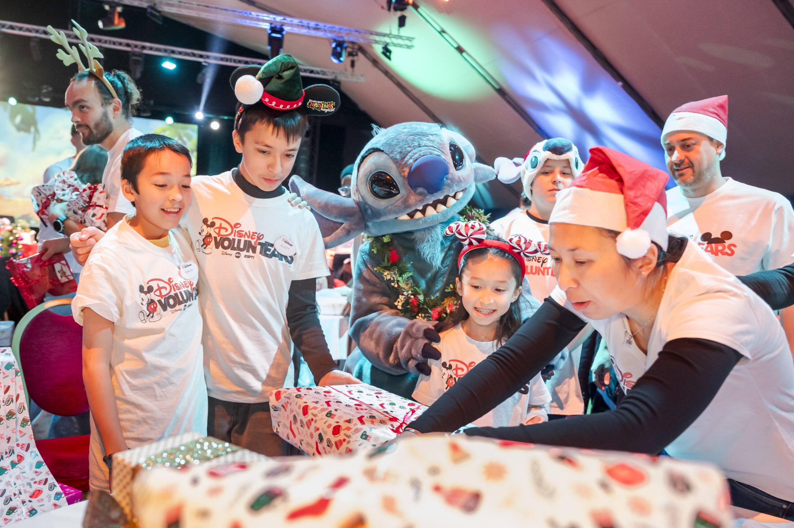 Disney VoluntEARS prepare 11,000 Christmas gifts for hospitalized children