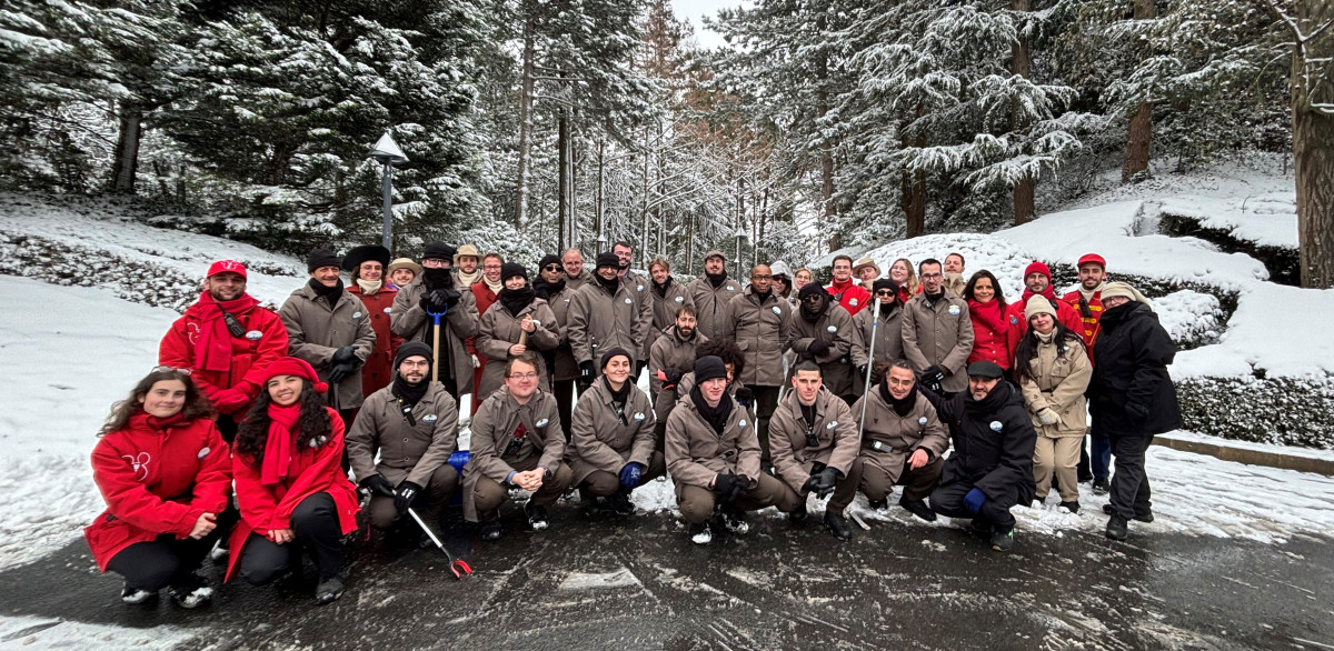 A DAY BEHIND THE SCENES – UNDER THE SNOW