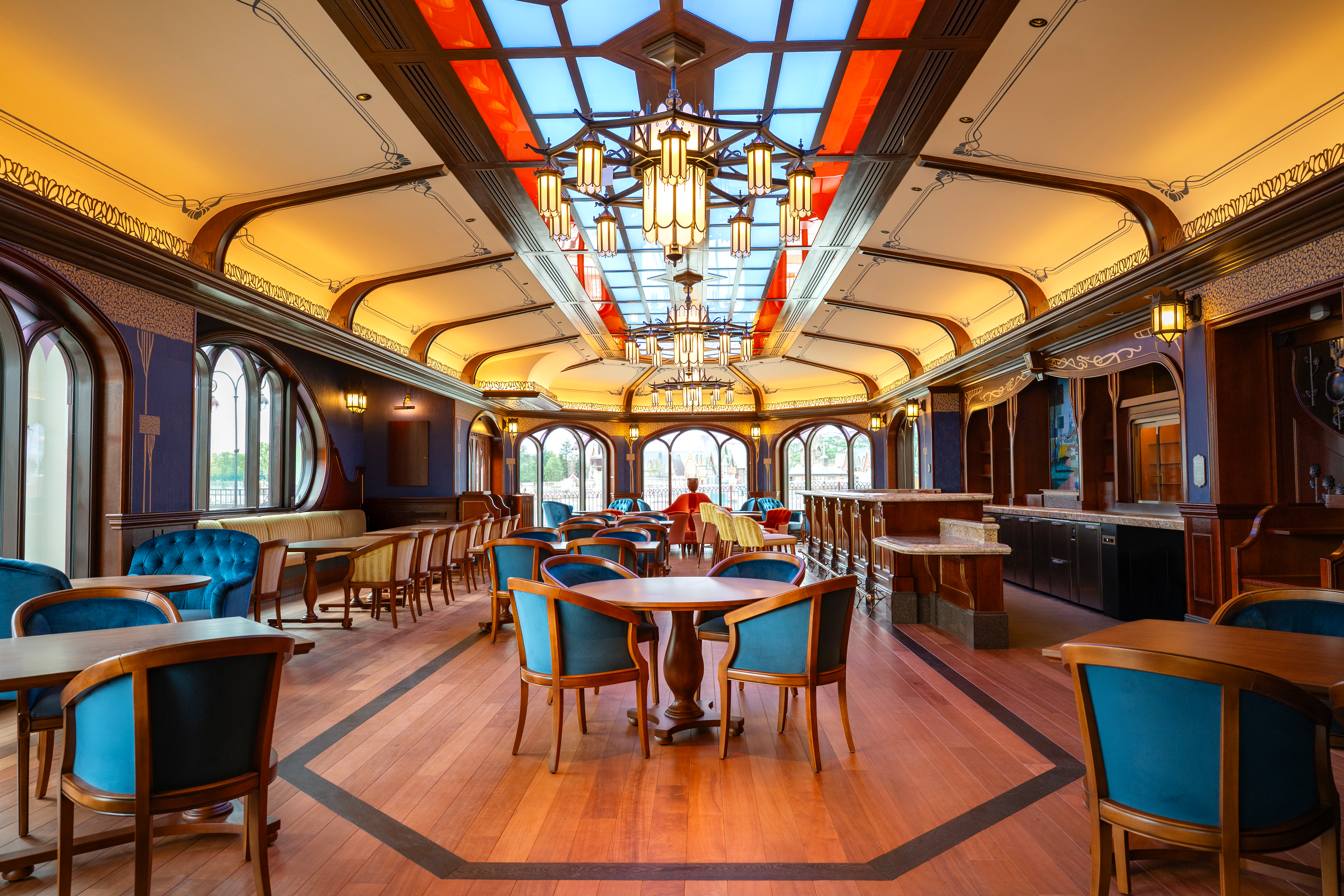 IL PRIMO BAR ALL’INTERNO DEI DUE PARCHI DISNEY 