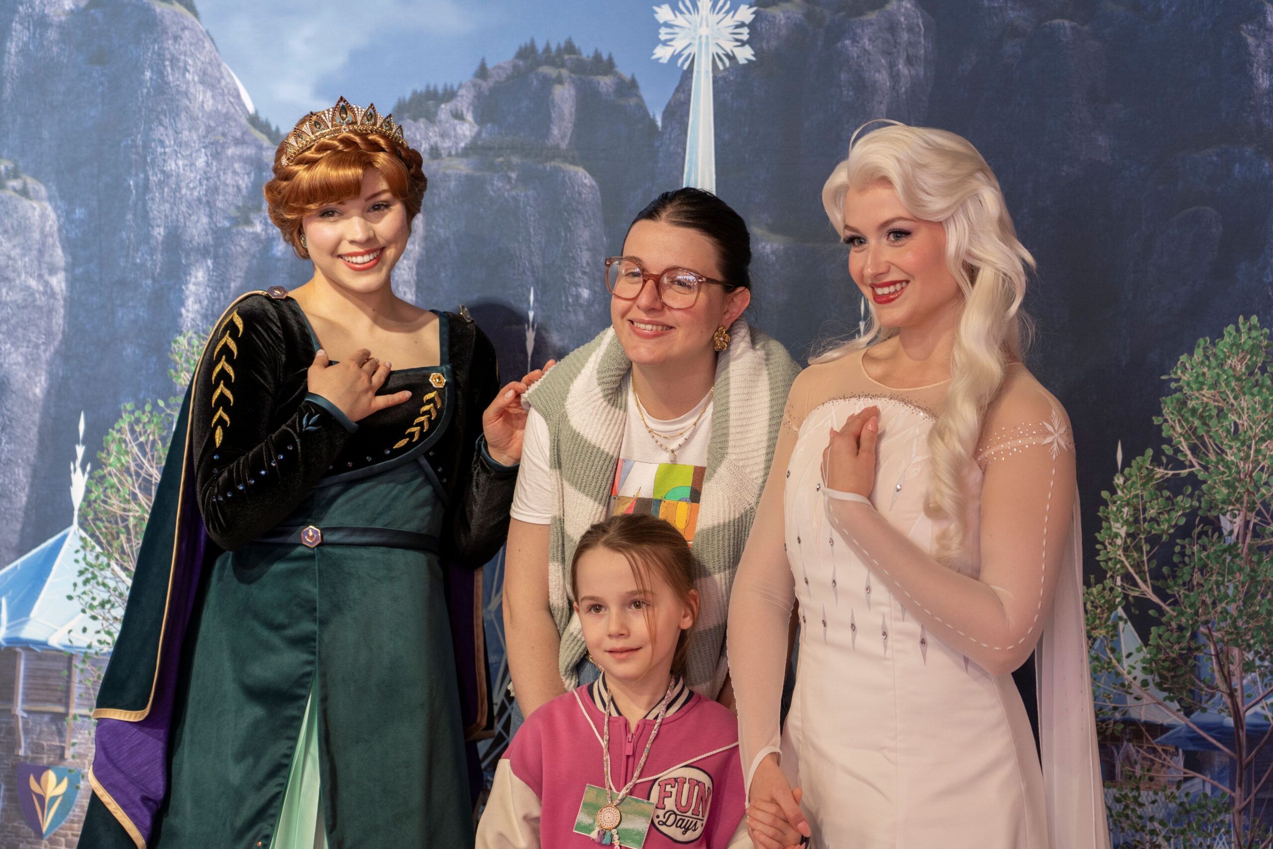 Anna et Elsa apportent une touche de magie à l’hôpital Jeanne de Flandre à Lille