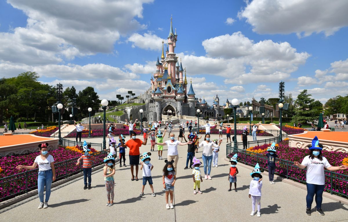 DISNEYLAND PARIS ACCUEILLE PRÈS DE 200 ENFANTS POUR UNE JOURNÉE DE SOLIDARITÉ MAGIQUE EN PARTENARIAT AVEC LA RÉGION ILE-DE-FRANCE ET PLUSIEURS ASSOCIATIONS