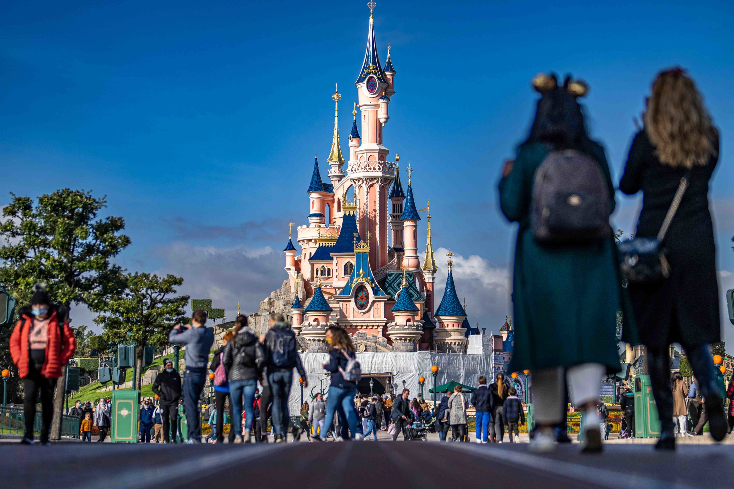 DES ARTISANS D’EXCEPTION POUR LE CHÂTEAU DE  LA BELLE AU BOIS DORMANT