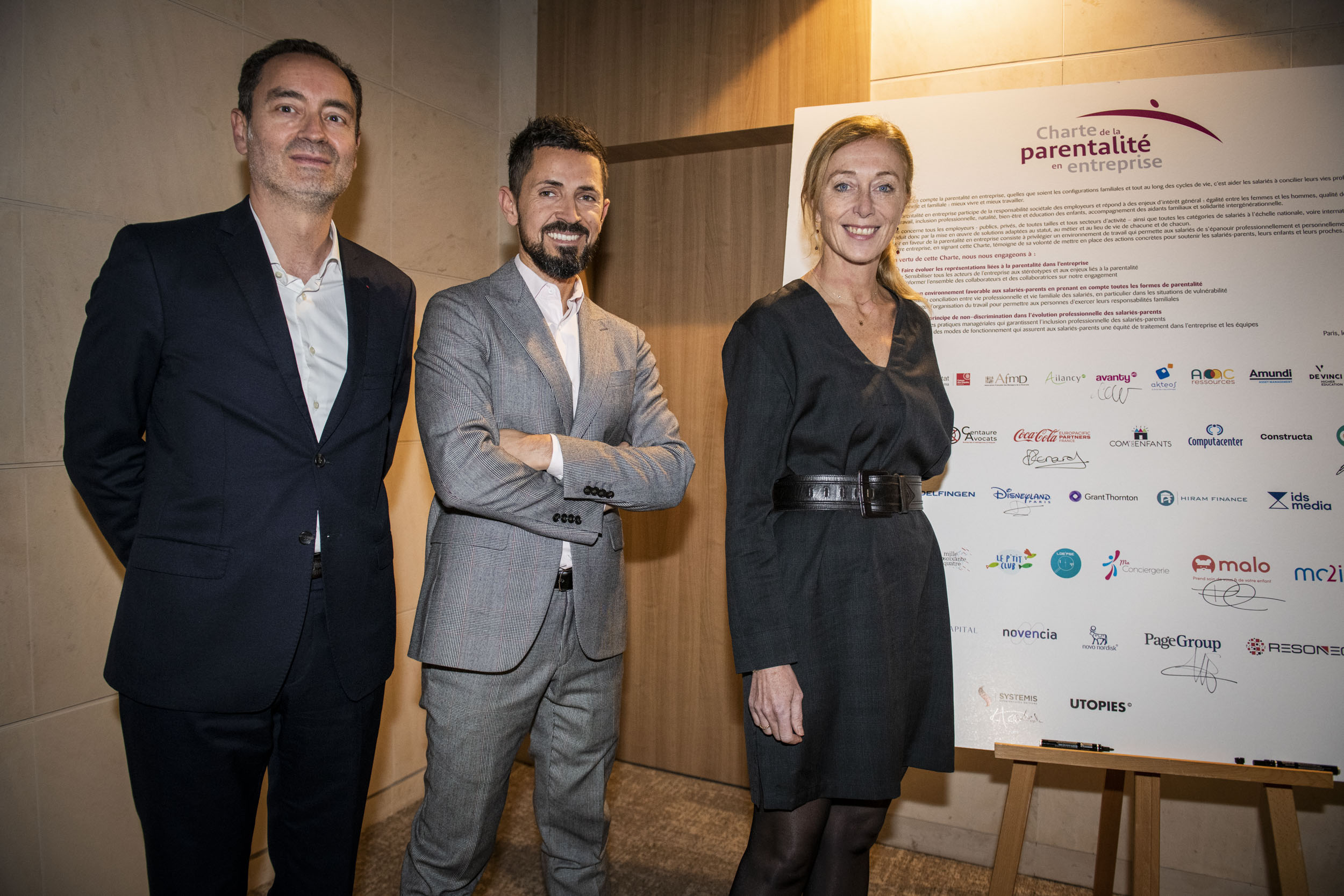 Disneyland Paris signe la Charte de la Parentalité en entreprise