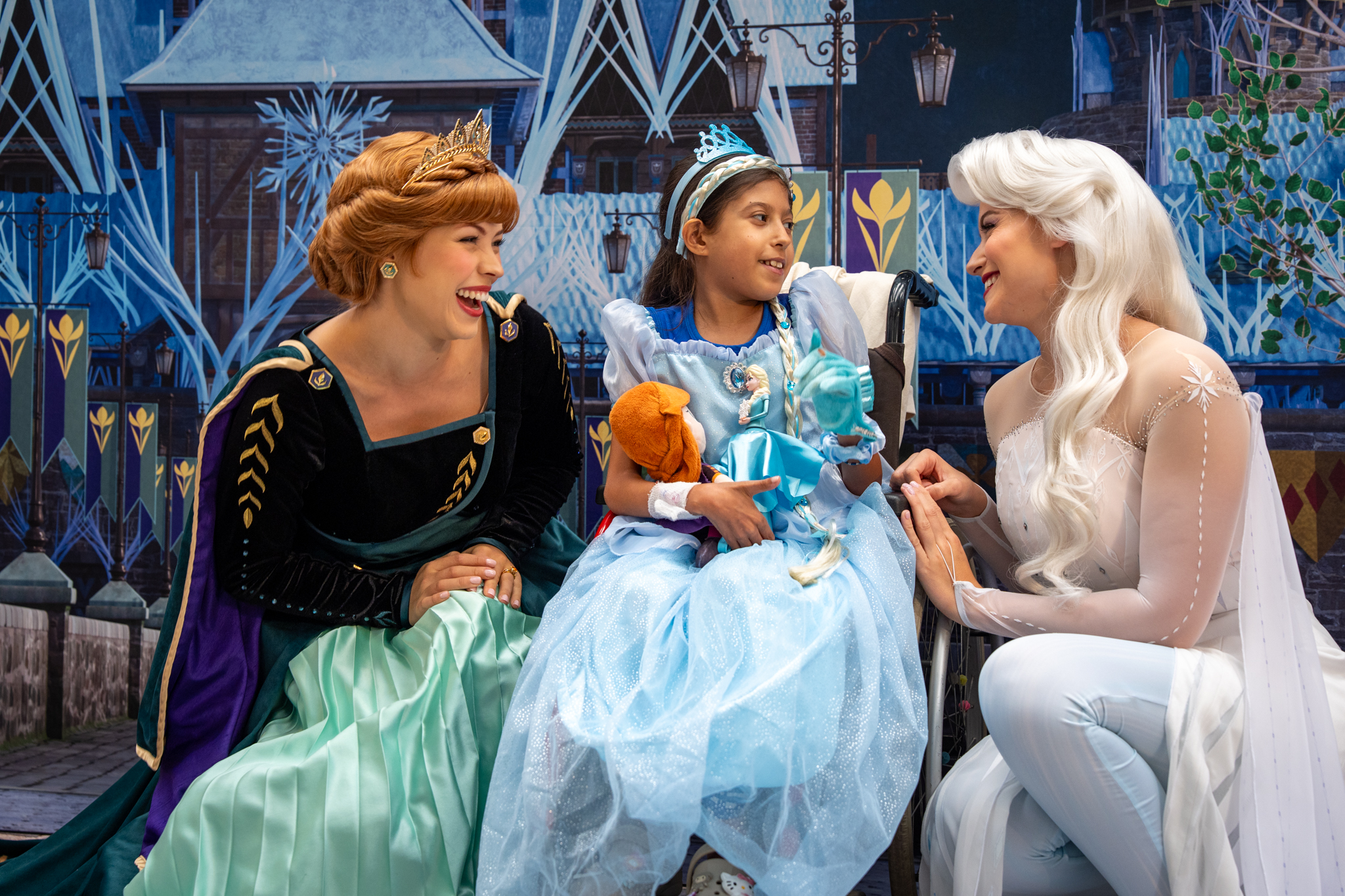 Anna and Elsa at Robert-Debré Hospital